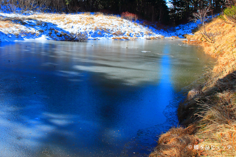 冬が近づく妖精の池